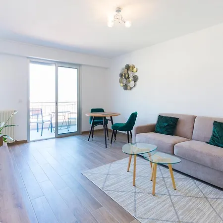 Les Lucioles - - Carré D'or *